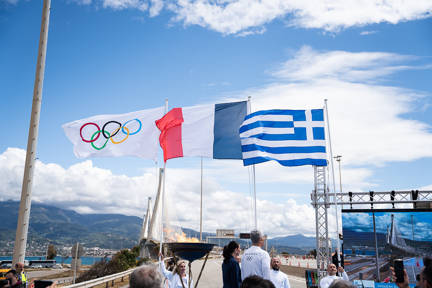 Ολυμπιακή Φλόγα «Παρίσι 2024» στην Γέφυρα Ρίου-Αντιρρίου.