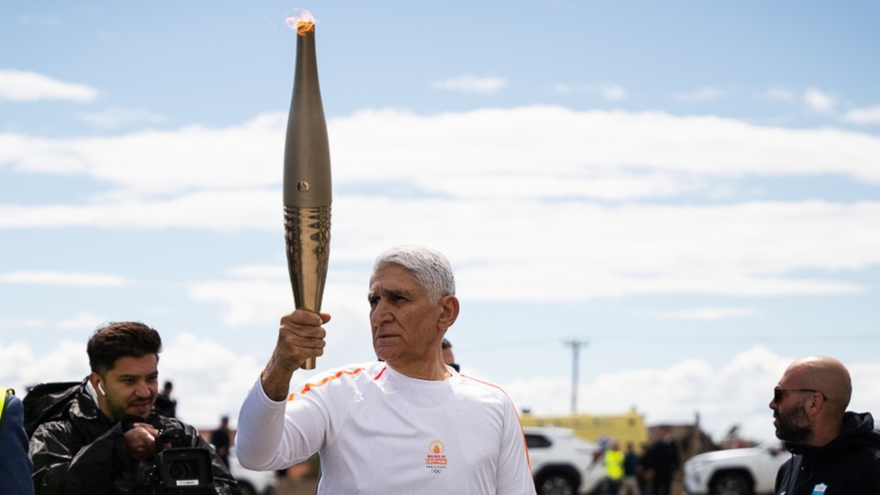 Ολυμπιακή Φλόγα «Παρίσι 2024» στην Γέφυρα Ρίου-Αντιρρίου.