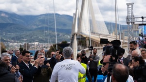 Ολυμπιακή Φλόγα «Παρίσι 2024» στην Γέφυρα Ρίου-Αντιρρίου.