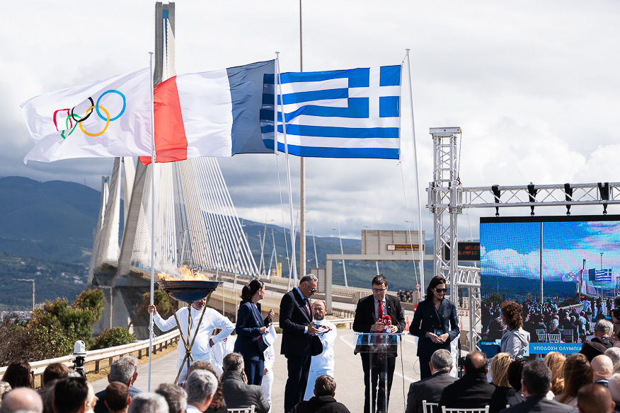 Ολυμπιακή Φλόγα «Παρίσι 2024» στην Γέφυρα Ρίου-Αντιρρίου.