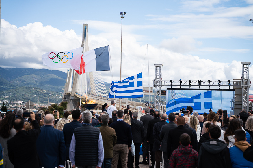Ολυμπιακή Φλόγα «Παρίσι 2024» στην Γέφυρα Ρίου-Αντιρρίου.